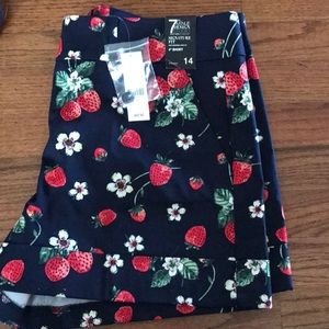 NY&CO shorts